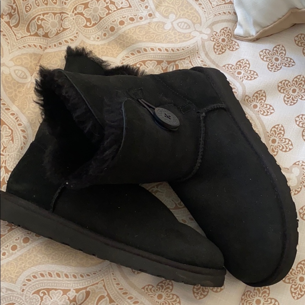 Ugg Bailey Button - image 1